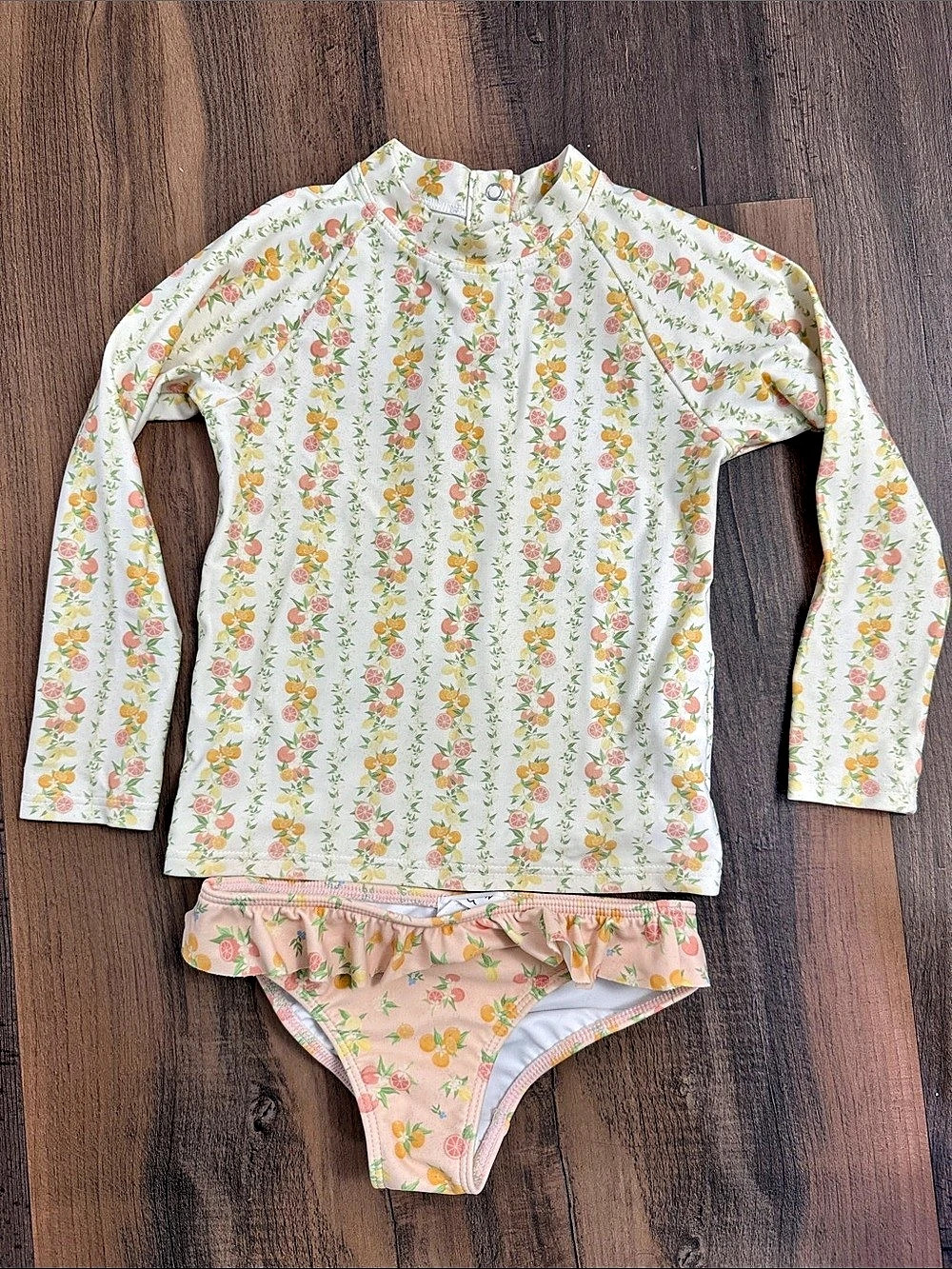 minnow Two-Piece Floral Rashguard set 3/4T